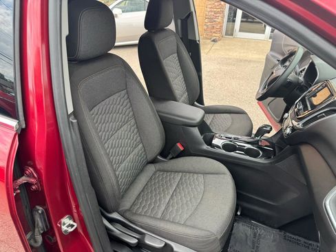 Used 2019 Chevrolet Equinox LT image 18