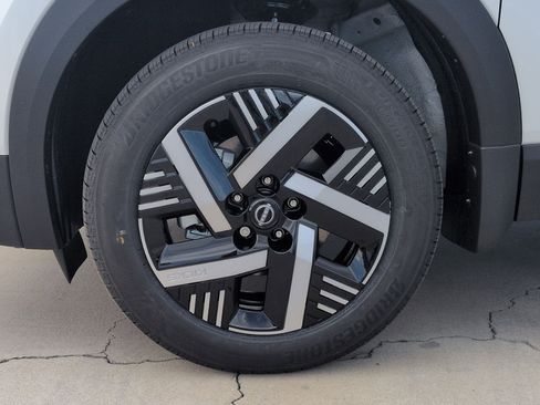 New 2026 Nissan Kicks SV FWD image 9