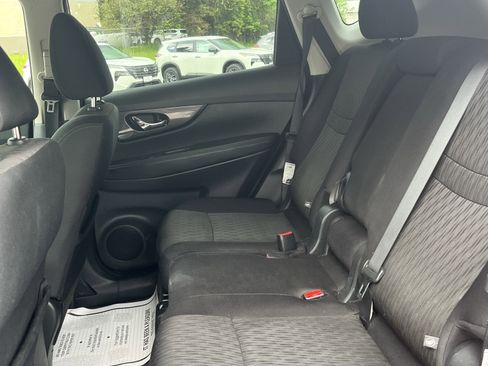Used 2019 Nissan Rogue SV AWD/4WD image 14