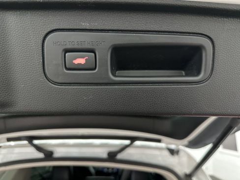 Used 2024 Honda Pilot Elite image 42