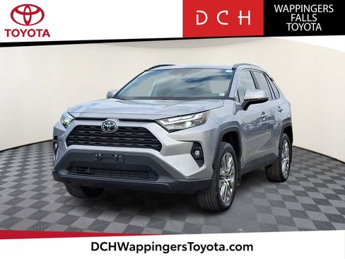 Used 2023 Toyota RAV4 XLE Premium image 1