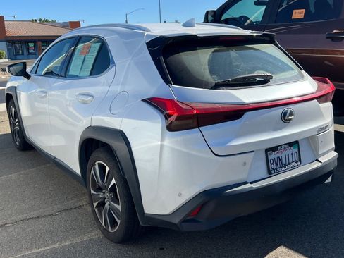 Used 2021 Lexus UX 200 w/ Accessory Package (Z1) FWD image 6