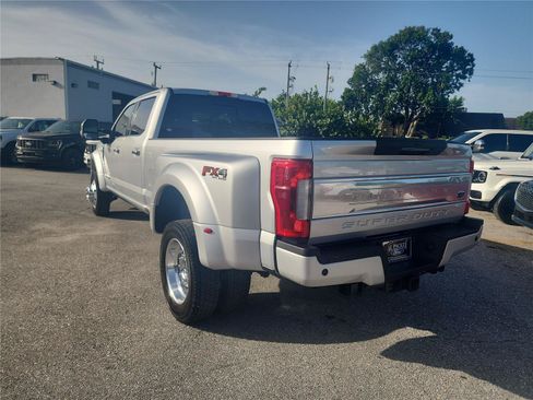 Used 2019 Ford F450 Platinum w/ Platinum Ultimate Package AWD/4WD image 3