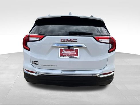 Used 2023 GMC Terrain SLT image 4