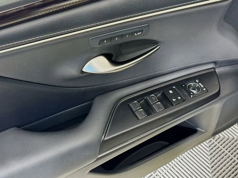 Certified 2021 Lexus ES 350 w/ Premium Package FWD image 18