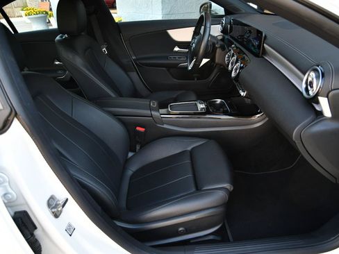 Used 2025 Mercedes-Benz CLA 250 4MATIC image 38