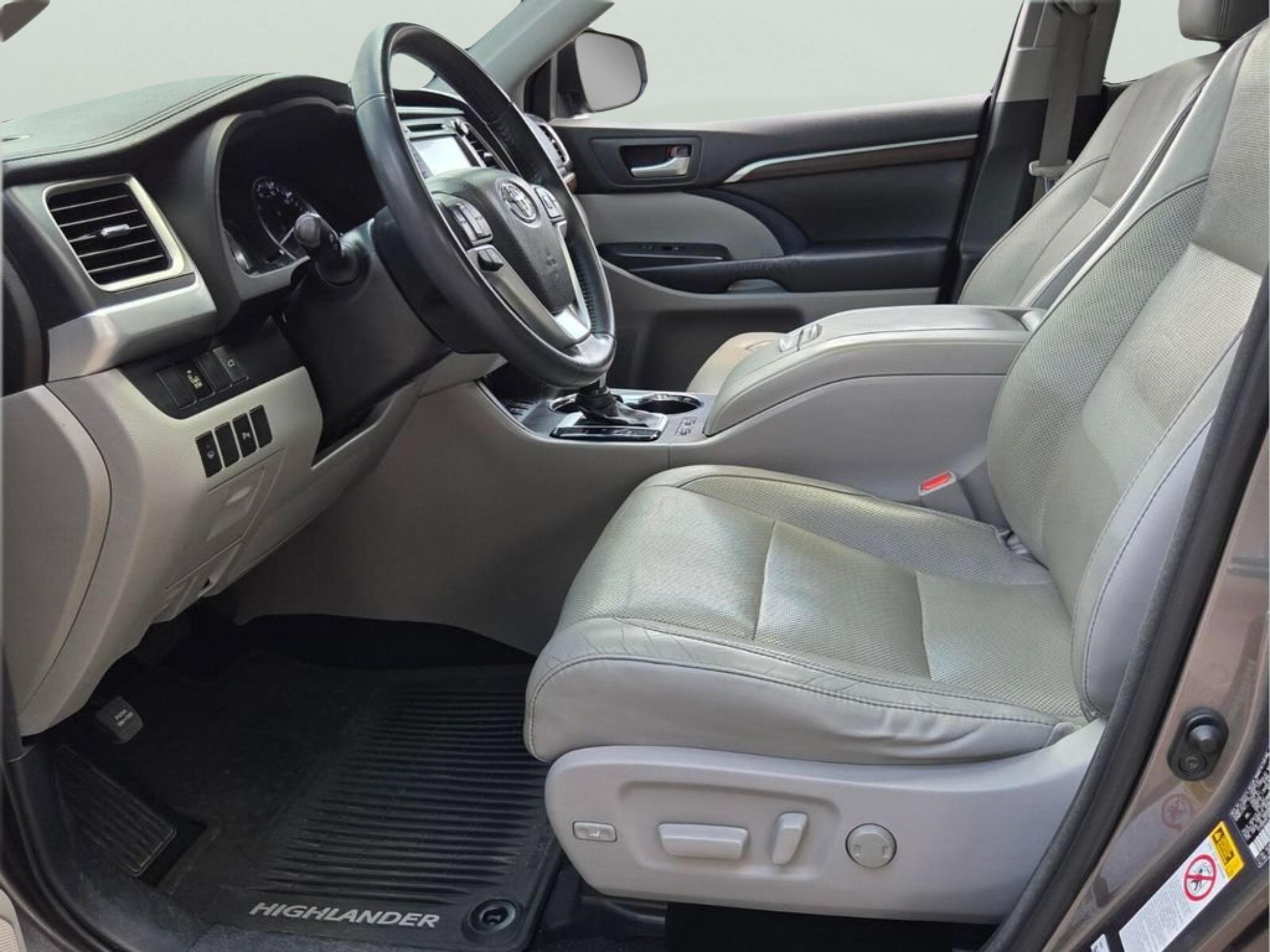 Used 2016 Toyota Highlander Limited AWD/4WD image 9