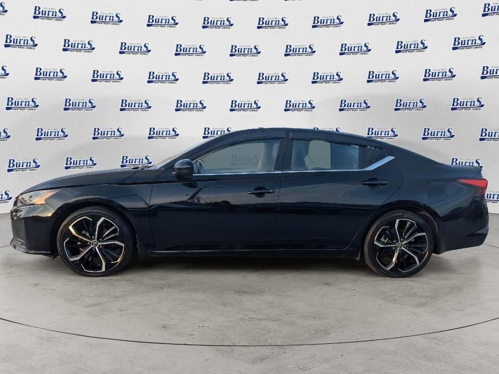 Used 2024 Nissan Altima 2.5 SR w/ SR Premium Package FWD image 5