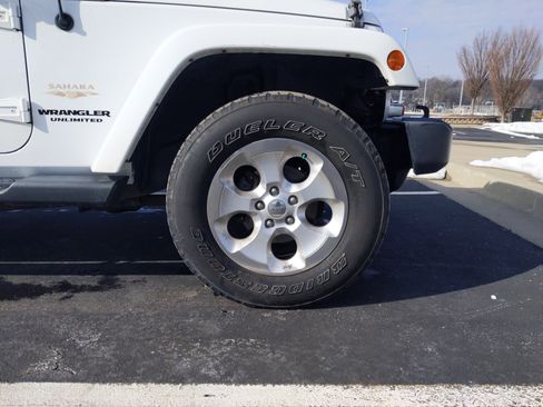 Used 2014 Jeep Wrangler Unlimited Sahara w/ Connectivity Group image 13