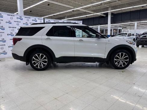 Certified 2023 Ford Explorer ST-Line AWD/4WD image 5