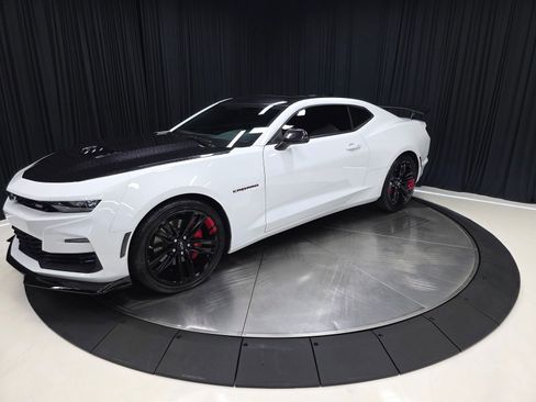 Used 2023 Chevrolet Camaro SS w/ Redline Edition RWD image 10