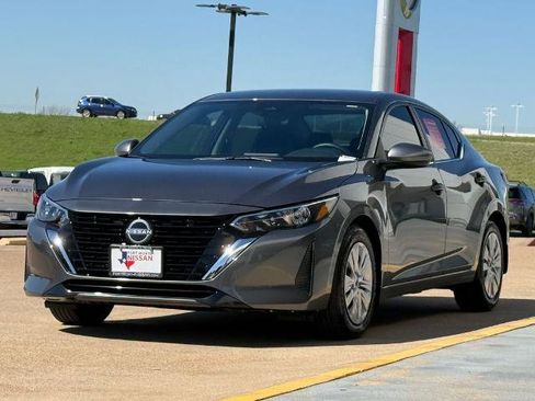 Certified 2025 Nissan Sentra S image 4