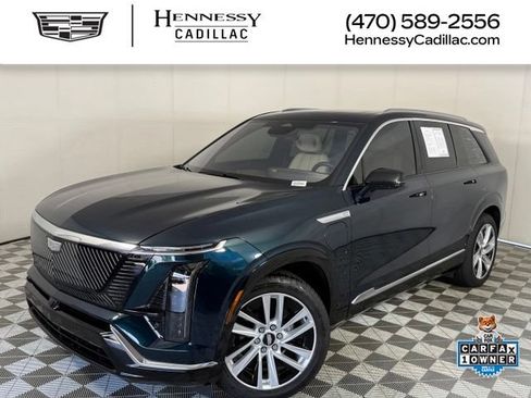 Used 2026 Cadillac Vistiq Luxury w/ LPO, Floor Liner Package AWD/4WD image 1