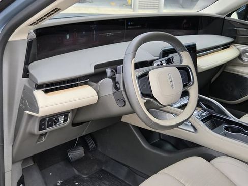Used 2025 Lincoln Nautilus Reserve AWD/4WD image 29