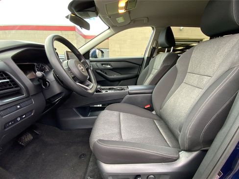 Used 2024 Nissan Rogue SV AWD/4WD image 10