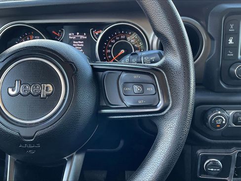 Used 2019 Jeep Wrangler Unlimited Sport image 23