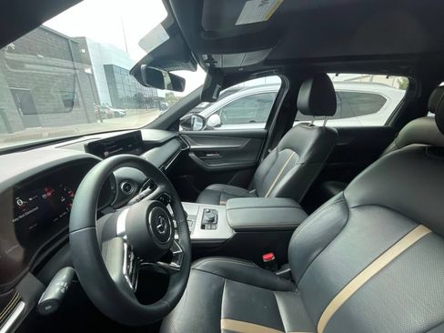 Used 2025 MAZDA CX-70 Plug-In Hybrid w/ Premium Plus AWD/4WD image 5