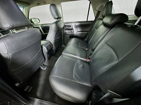 Used 2016 Toyota 4Runner SR5 image 27