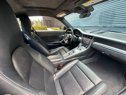 Certified 2018 Porsche 911 Carrera RWD image 36