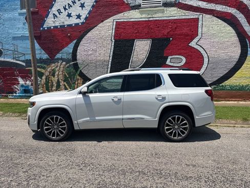 Used 2021 GMC Acadia Denali w/ Denali Technology Package FWD image 3