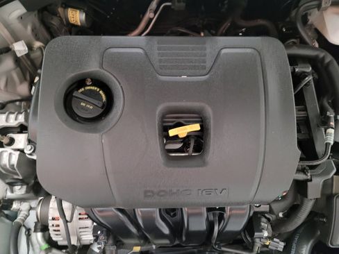 Used 2020 Hyundai Elantra SE image 30