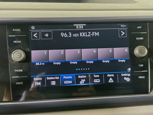 Used 2022 Volkswagen Taos SE image 21