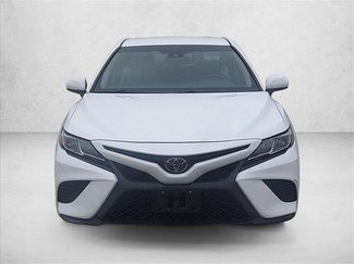 Used 2018 Toyota Camry SE FWD video 2