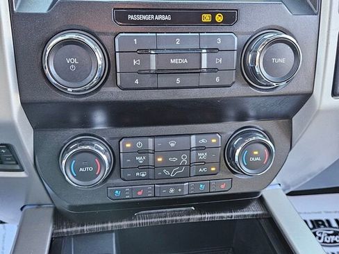 Used 2021 Ford F250 Lariat w/ Chrome Package image 24