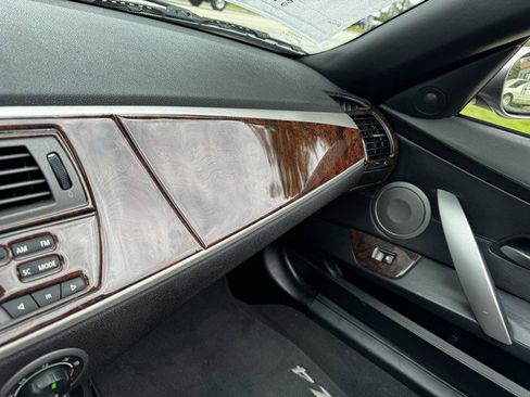 Used 2004 BMW Z4 3.0i RWD image 16