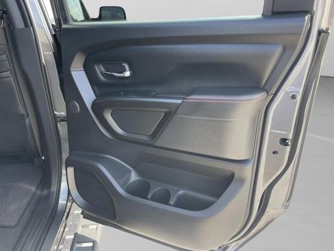 Used 2021 Nissan Titan PRO-4X w/ Pro-4x Convenience Package AWD/4WD image 16