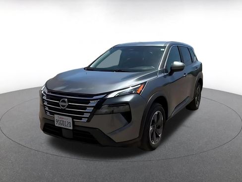 Used 2025 Nissan Rogue SV FWD image 7