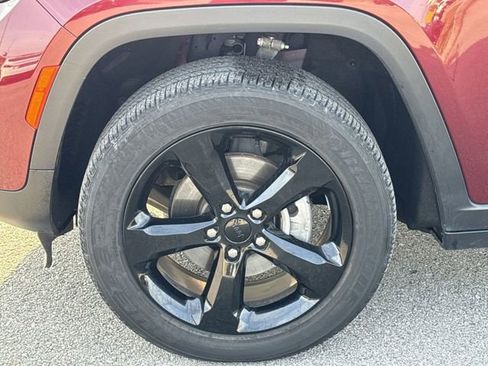 Used 2022 Jeep Grand Cherokee Altitude image 26