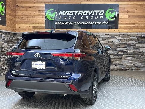 Used 2020 Toyota Highlander XLE AWD/4WD image 27