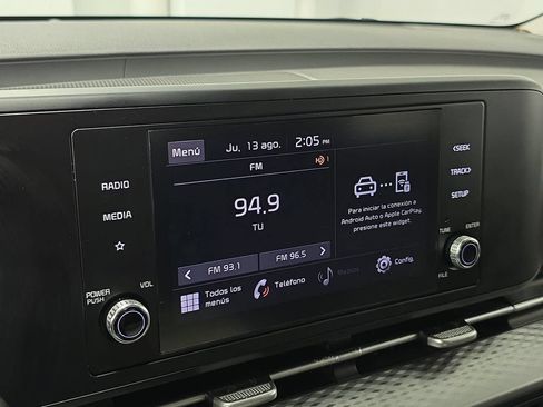 Used 2022 Kia Carnival LX FWD image 16