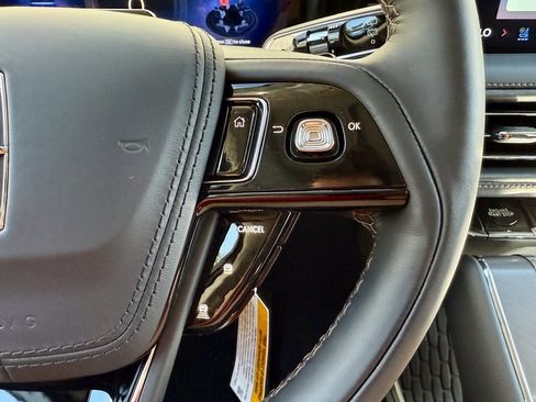 New 2025 Lincoln Aviator AWD w/ Jet Appearance Package image 29