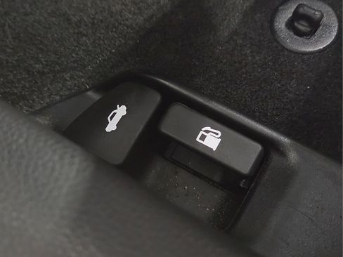 Certified 2026 Toyota Corolla LE FWD image 21