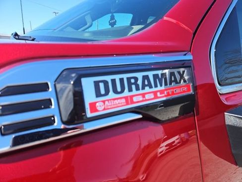 Used 2025 GMC Sierra 2500 SLT w/ SLT Premium Package image 12