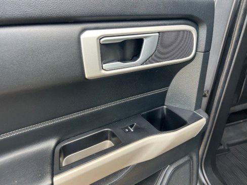 Used 2023 Ford Explorer XLT w/ Equipment Group 202A RWD image 27