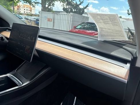 Used 2022 Tesla Model Y Performance AWD/4WD image 35