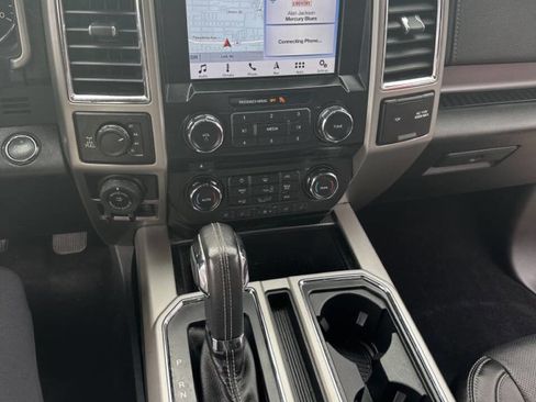 Used 2017 Ford F150 Lariat image 16