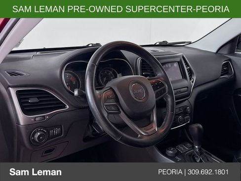 Used 2019 Jeep Cherokee Latitude Plus w/ Cold Weather Group AWD/4WD image 9