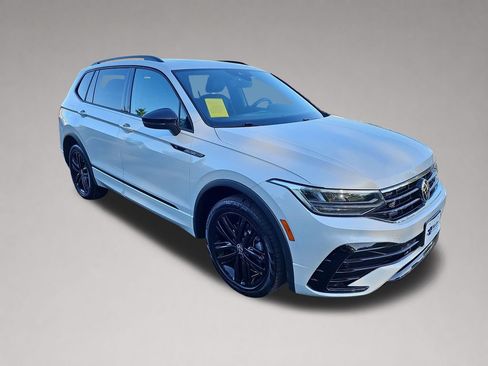 Used 2022 Volkswagen Tiguan SE R-Line AWD/4WD image 1
