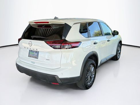 Used 2025 Nissan Rogue S AWD/4WD image 9