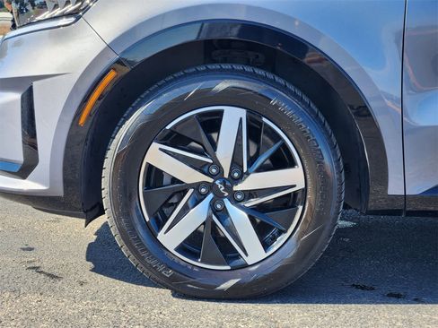 Certified 2022 Kia Sorento S image 9