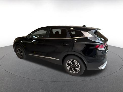 Used 2025 Kia Sportage LX image 9