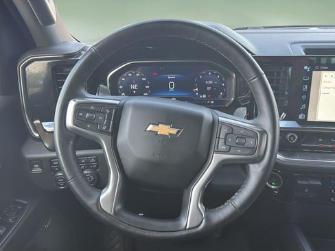 Used 2024 Chevrolet Silverado 1500 LTZ AWD/4WD image 9