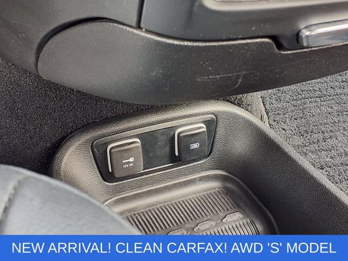 Used 2020 Chrysler Pacifica Touring-L w/ Advanced Safetytec Group AWD/4WD image 16