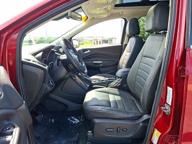 Used 2015 Ford Escape Titanium w/ Equipment Group 301A FWD image 13