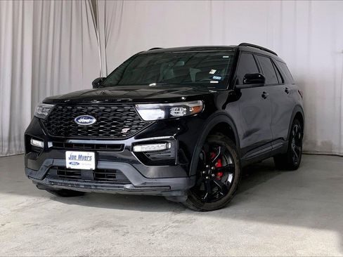 Used 2023 Ford Explorer ST w/ ST Street Pack image 2