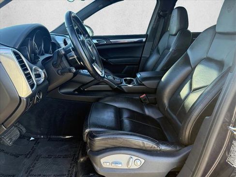 Used 2017 Porsche Cayenne image 10